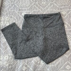 Women's Heather Gray Cropped Leggings